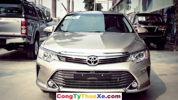 Thuê xe Camry giá rẻ tại TP.HCM