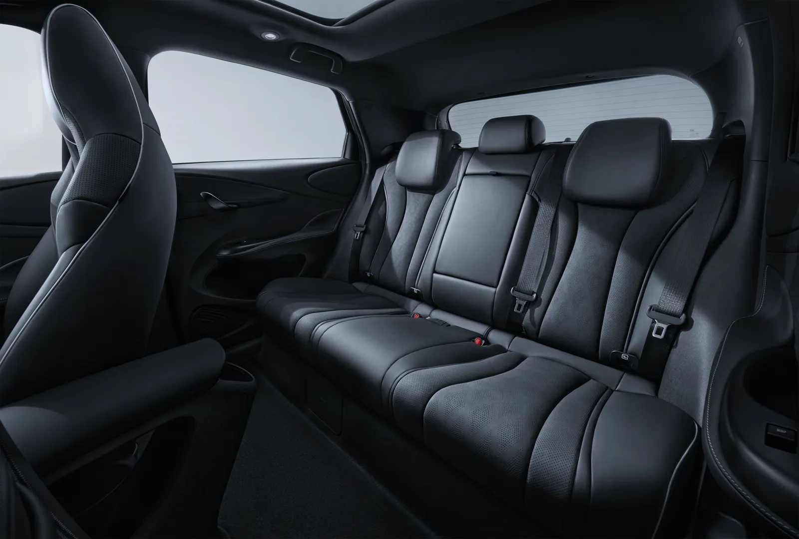 BYD Dolphin – hàng ghế sau và không gian nội thất